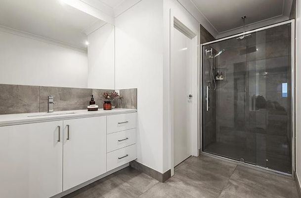 1 Battista Grove, Greenvale