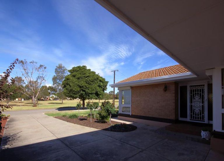 4 Naldera Crescent, Seacliff Park
