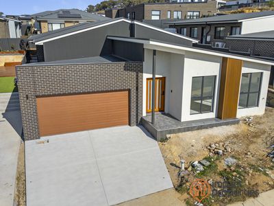 15 Alistair Knox Terrace, Taylor