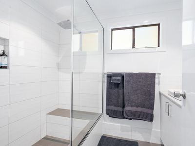 72 Collins Street, Piccadilly