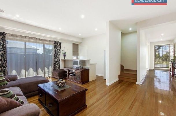 34 Centennial Park Drive, Craigieburn
