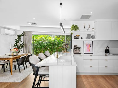 3 / 8 Leo Crescent, Alexandra Headland