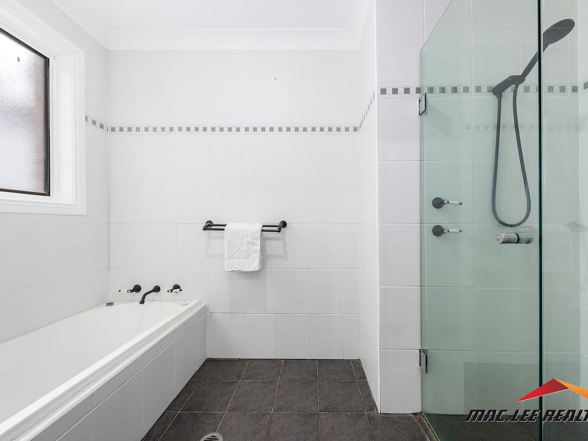 27 Station Road East, Fountaindale