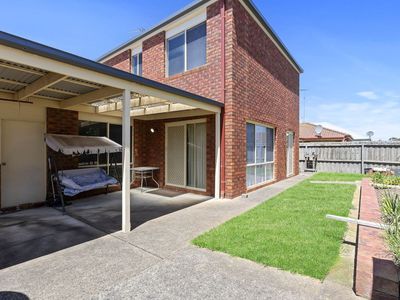 8 Stella Court, Bell Park