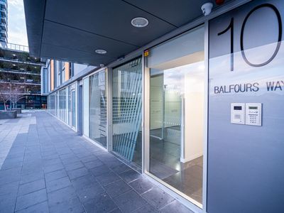1701 / 10 Balfours Way, Adelaide