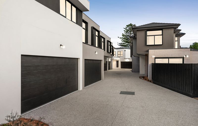5 / 4a Sunlit Court, Hampton East
