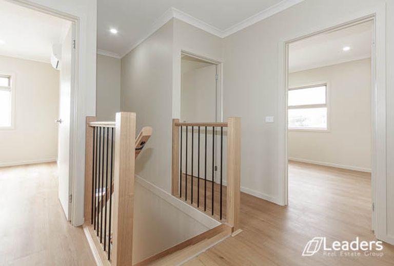 1 / 4 BOX AVENUE, Forest Hill