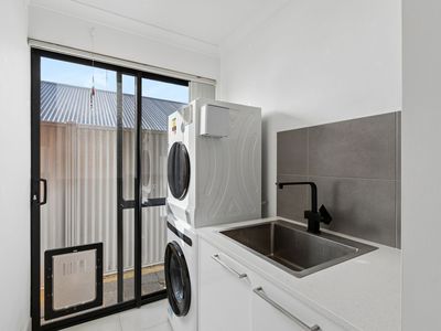 12 Roebuck Boulevard, Eglinton