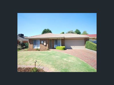 12 Horsfield Street, Cranbourne North