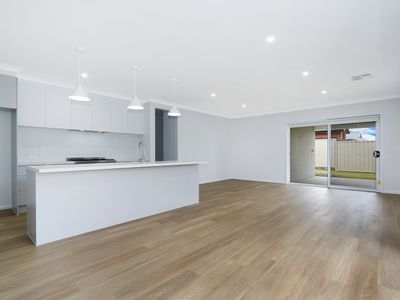 17 AXFORD BOULEVARD, Wodonga