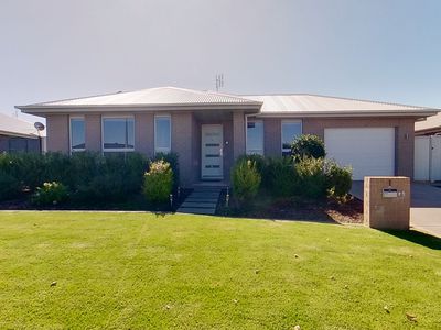 1 Aqua Court, Dubbo