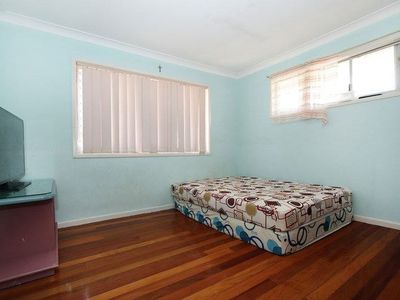 42 Elizabeth Cres, Goodna
