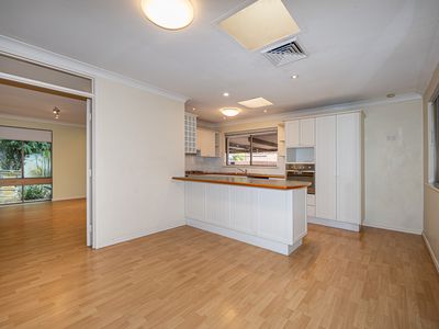 274 Vahland Avenue, Willetton
