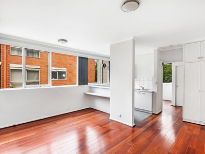 11/25 Daisy Street, Essendon