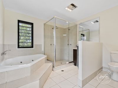 114 Pikes Road, Glass House Mountains