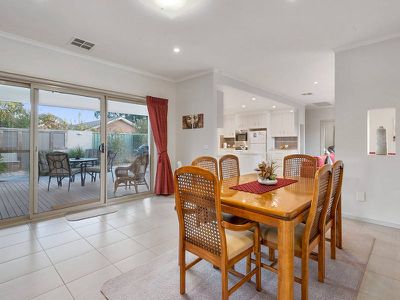 12 Village Court, Mansfield