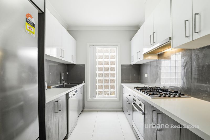 6 Banyan Glade, Schofields