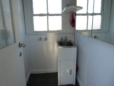 27 Delhi St, Seymour