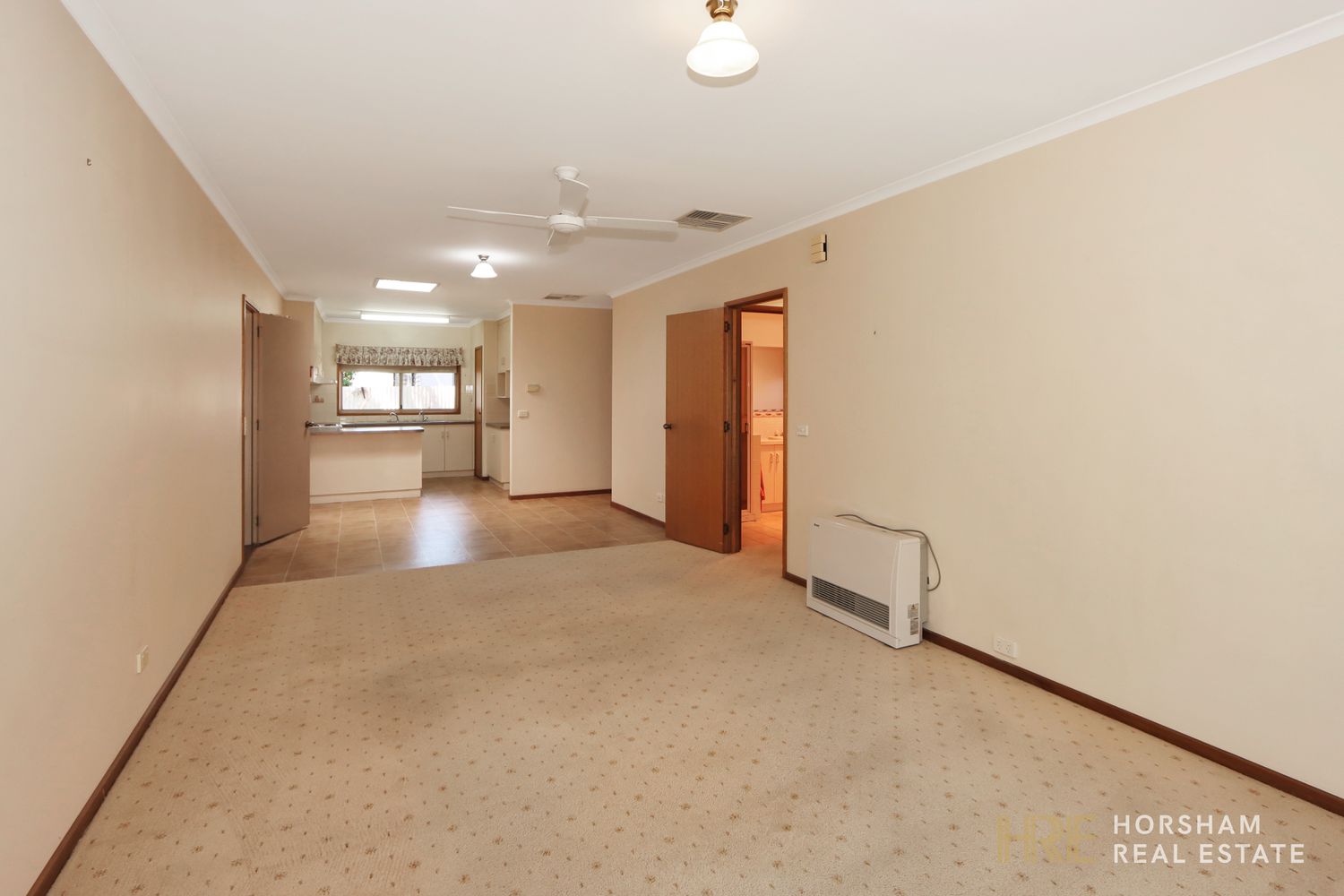 2 / 5 George Street, Horsham