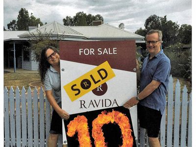 32 SIMPSON STREET, Oxley