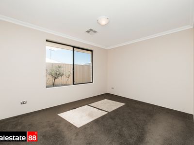 8 Quenda Road, Harrisdale