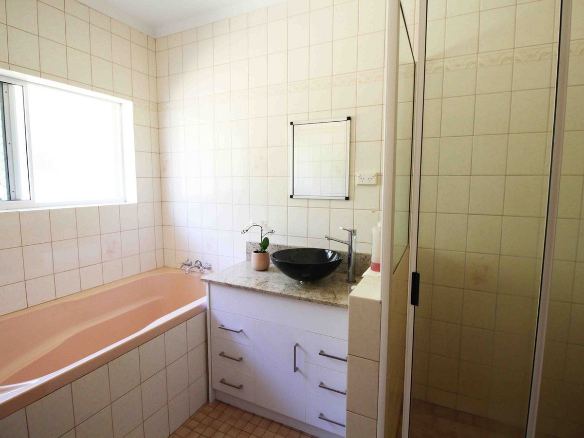 3 WADLEY CLOSE, Atherton