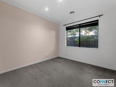 9 Stoneleigh Road, Cranbourne North