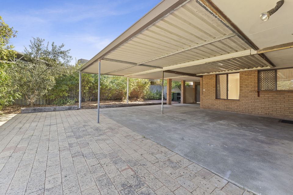 72 Cambridge Crescent, Cooloongup