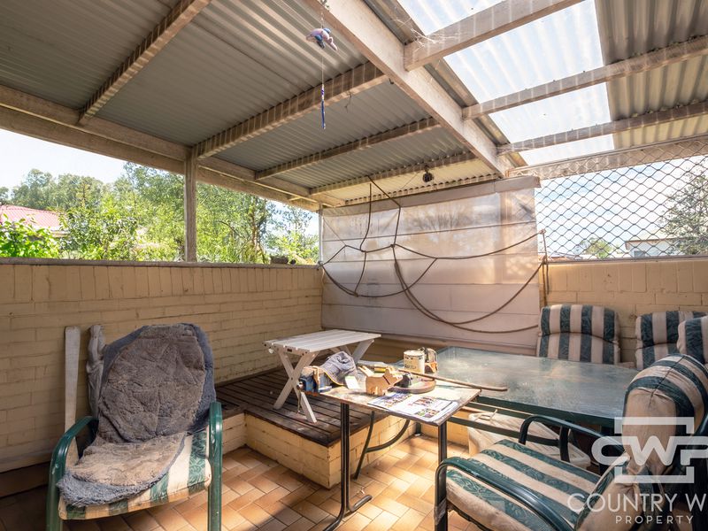 8 Lackey Street, Guyra