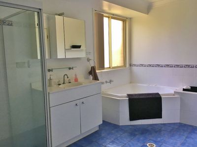 42 Valley Drive, Mollymook