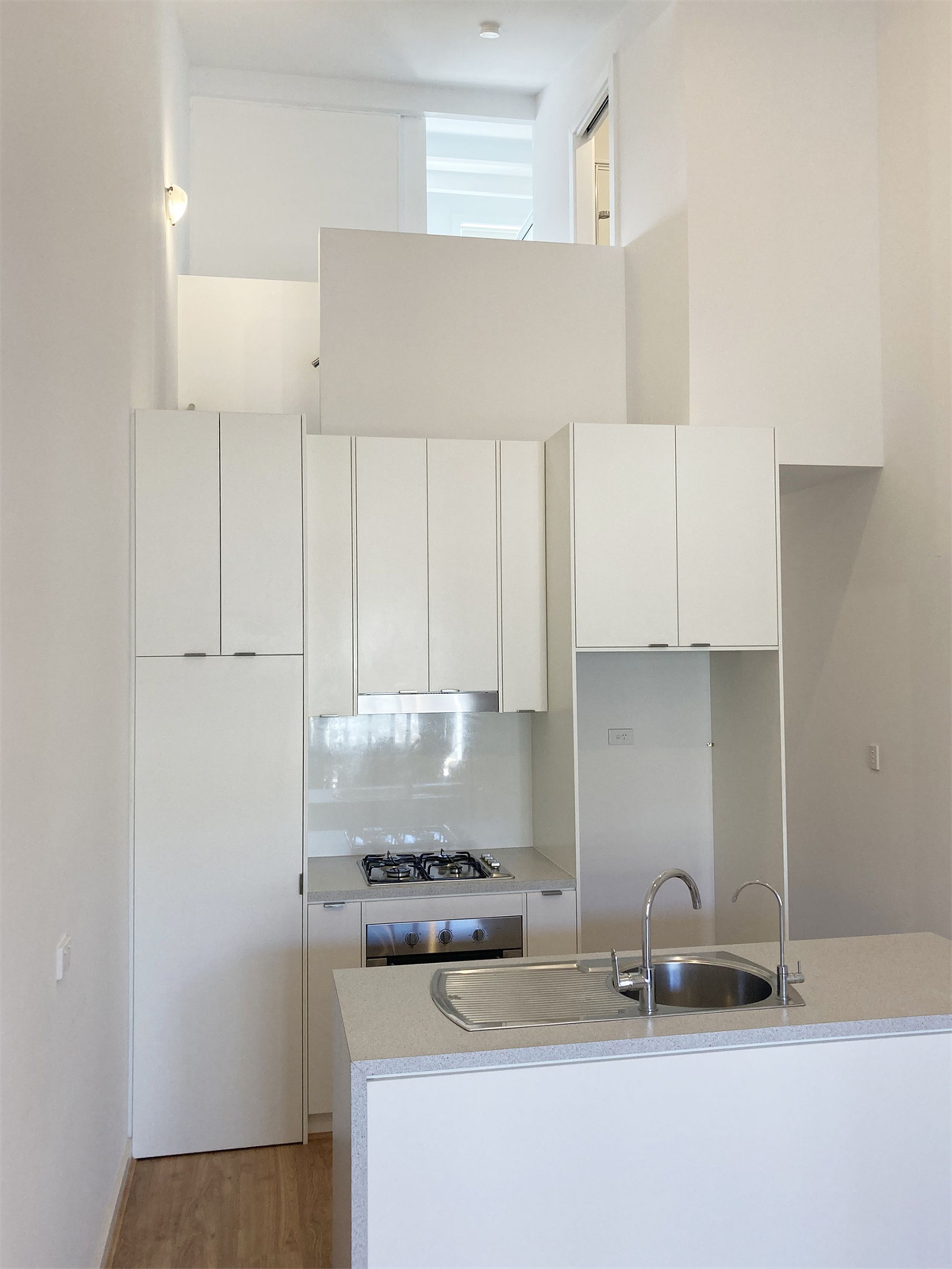 213 East Parkway, Lightsview