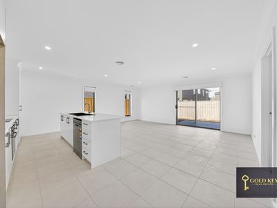 27 Comb Street, Manor Lakes