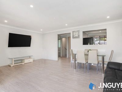 9 / 45 Pine Road, Casula