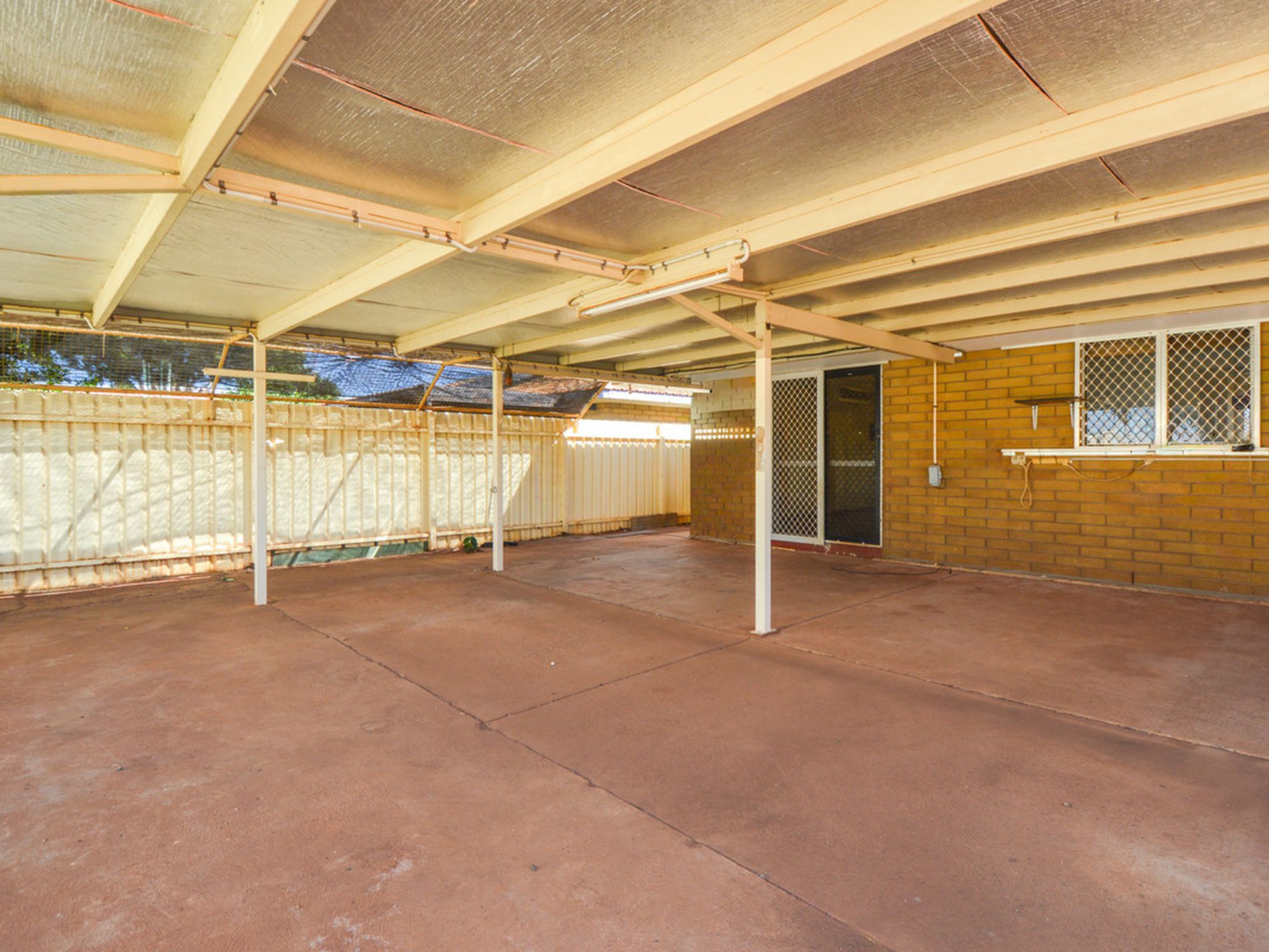 4 Yanderra Crescent, South Hedland