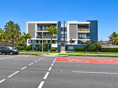 2 / 2254 Gold Coast Hwy, Mermaid Beach