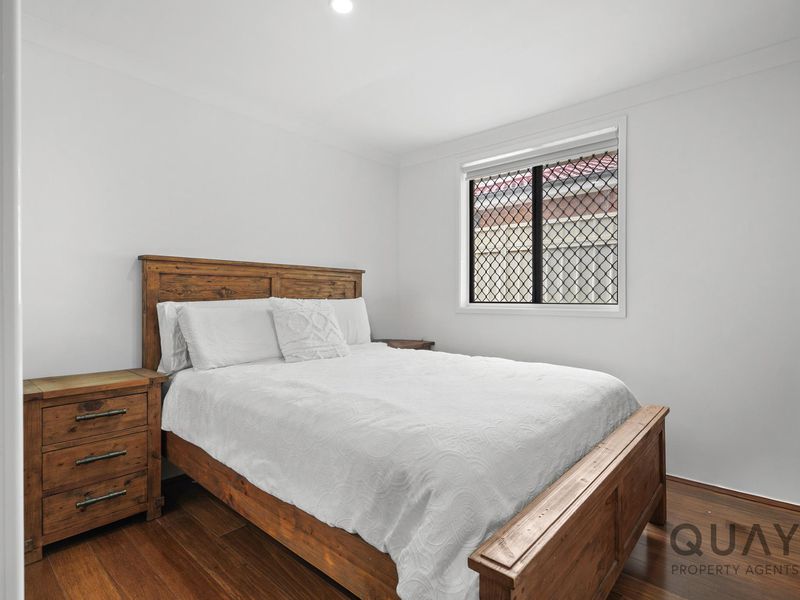 11 Merryweather Close, Minto