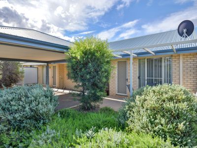 9 / 3 Great Eastern Highway, Somerville