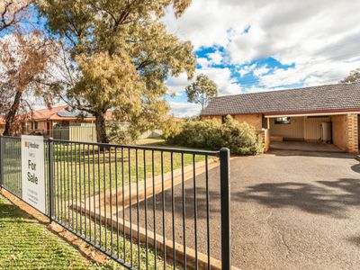 1 / 10 Sturt Circle, Dubbo
