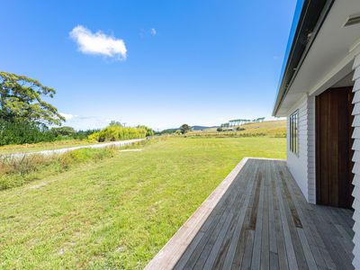 20 Journeys End, Tapora