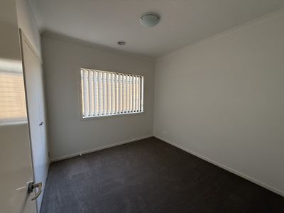 16 Hiddick Road, Point Cook
