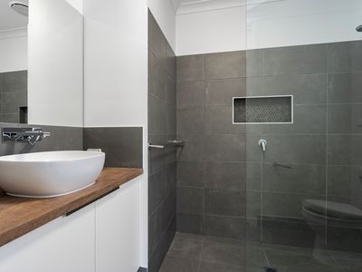 147 STANTON DRIVE, Thurgoona