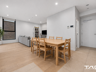 533 / 3 Maple Tree Road, Westmead