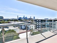20701 / 11 Beesley Street, West End