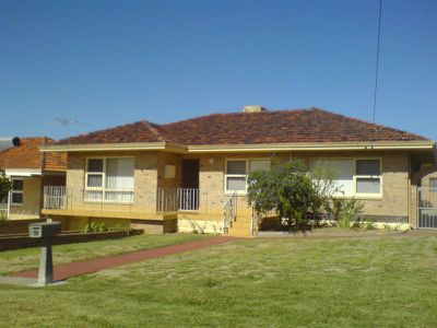 33 Simper Crescent, White Gum Valley