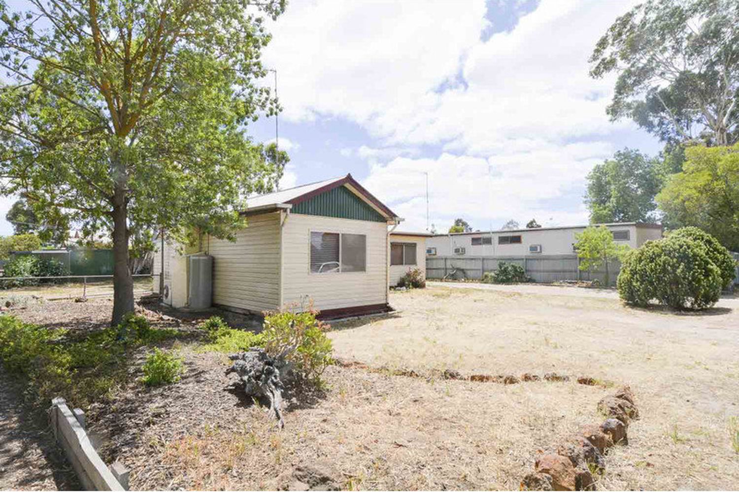 2 Bradshaw Street, Horsham