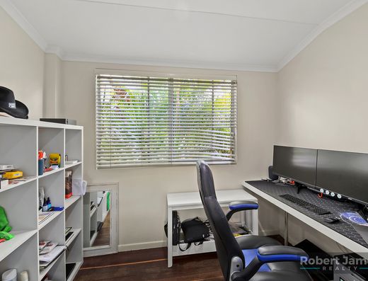 Tidy home in great location. image 11