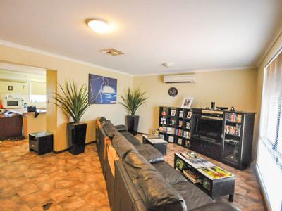 13 Armstrong Way, Newman