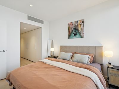 2207 / 1 Geoffrey Bolton Avenue, Perth