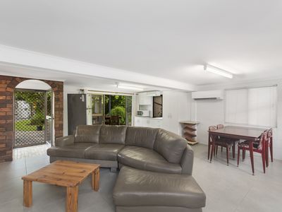 53 Bristol Street, Gulliver