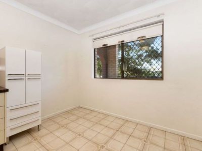 2/293 Lancaster Road, Ascot